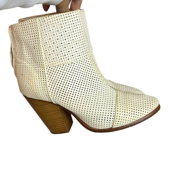 Rag & Bone Womens Perforated Leather Ankle Boots Sz 39.5 White Block Heel - Picture 6 of 8